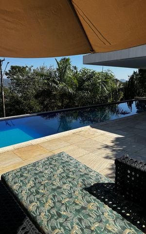 Casa de condomínio à venda com 531m², 4 quartos e 6 vagas