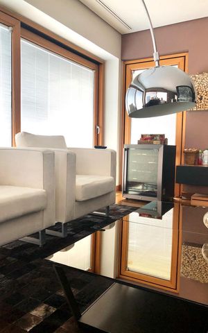Casa de condomínio à venda com 531m², 4 quartos e 6 vagas