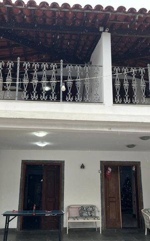 Casa à venda com 269m², 7 quartos e 8 vagas Casa à venda com 269m², 7 quartos e 8 vagasFachada