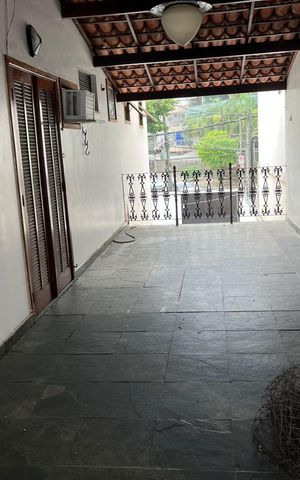 Casa à venda com 269m², 7 quartos e 8 vagas Casa à venda com 269m², 7 quartos e 8 vagasÁrea externa