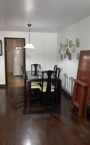 Casa à venda com 269m², 7 quartos e 8 vagas Casa à venda com 269m², 7 quartos e 8 vagasSala