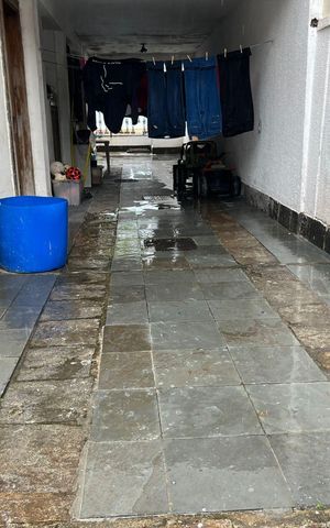 Casa à venda com 269m², 7 quartos e 8 vagas Casa à venda com 269m², 7 quartos e 8 vagasÁrea externa