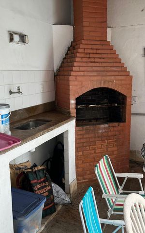 Casa à venda com 269m², 7 quartos e 8 vagas Casa à venda com 269m², 7 quartos e 8 vagasÁrea externa
