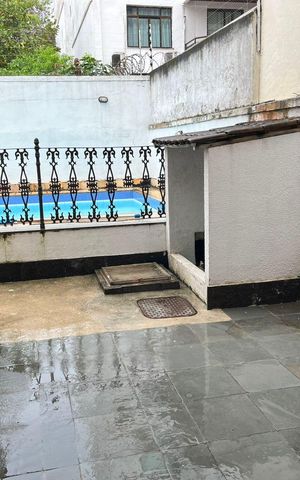 Casa à venda com 269m², 7 quartos e 8 vagas Casa à venda com 269m², 7 quartos e 8 vagasÁrea externa