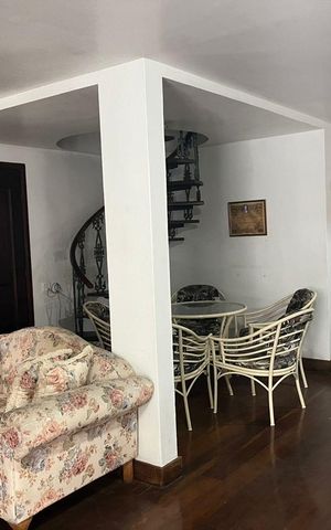 Casa à venda com 269m², 7 quartos e 8 vagas Casa à venda com 269m², 7 quartos e 8 vagasSala