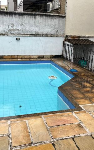 Casa à venda com 269m², 7 quartos e 8 vagas Casa à venda com 269m², 7 quartos e 8 vagasÁrea externa