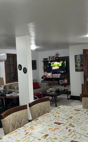 Casa à venda com 269m², 7 quartos e 8 vagas Casa à venda com 269m², 7 quartos e 8 vagasSala