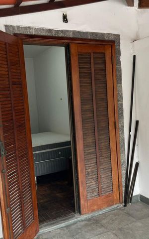 Casa à venda com 269m², 7 quartos e 8 vagas Casa à venda com 269m², 7 quartos e 8 vagasSala