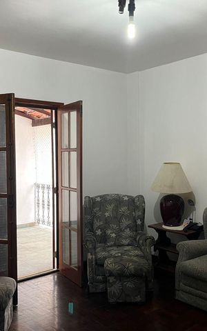 Casa à venda com 269m², 7 quartos e 8 vagas Casa à venda com 269m², 7 quartos e 8 vagasSala