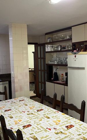Casa à venda com 269m², 7 quartos e 8 vagas Casa à venda com 269m², 7 quartos e 8 vagasCozinha