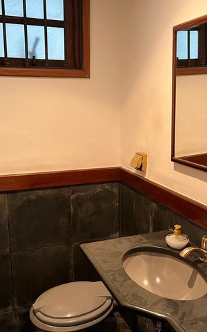 Casa à venda com 269m², 7 quartos e 8 vagas Casa à venda com 269m², 7 quartos e 8 vagasBanheiro