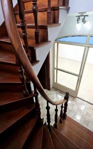 Casa à venda com 280m², 4 quartos e 2 vagas