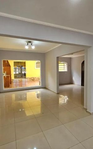 Casa à venda com 280m², 4 quartos e 2 vagas