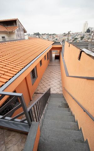 Casa à venda com 249m², 2 quartos e 5 vagas Casa à venda com 249m², 2 quartos e 5 vagasQuintal