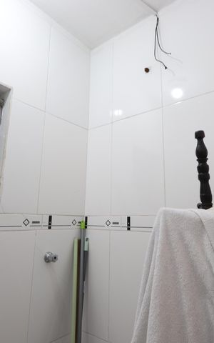 Casa à venda com 240m², 4 quartos e 2 vagasBanheiro da Suíte