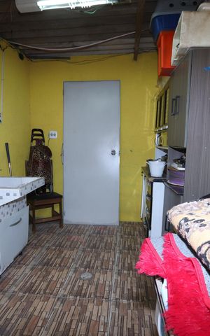 Casa à venda com 240m², 4 quartos e 2 vagasLavanderia