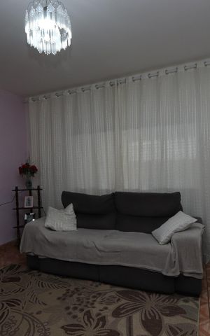 Casa à venda com 240m², 4 quartos e 2 vagasSala