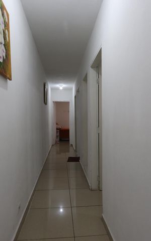 Casa à venda com 240m², 4 quartos e 2 vagasCorredor