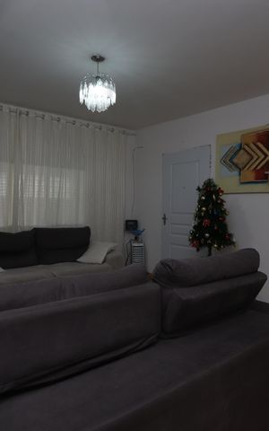 Casa à venda com 240m², 4 quartos e 2 vagasSala