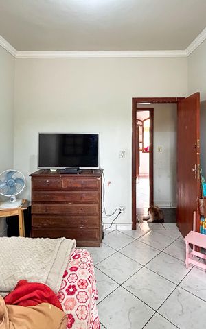 Casa à venda com 365m², 5 quartos e 2 vagas