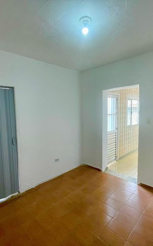 Casa para alugar com 60m², 1 quarto e sem vaga Casa para alugar com 60m², 1 quarto e sem vagaSala