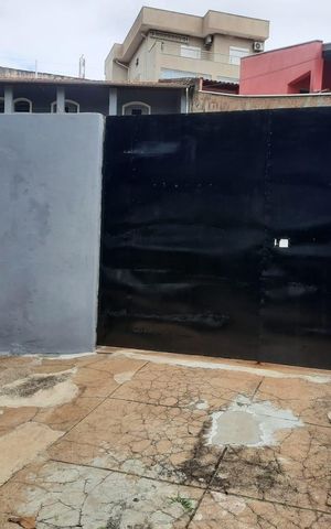 Casa para alugar com 77m², 2 quartos e 4 vagas Casa para alugar com 77m², 2 quartos e 4 vagasPlaquinha