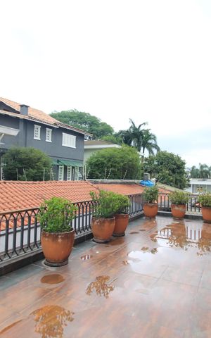 Casa à venda com 412m², 7 quartos e 5 vagasQuarto 4 - Varanda