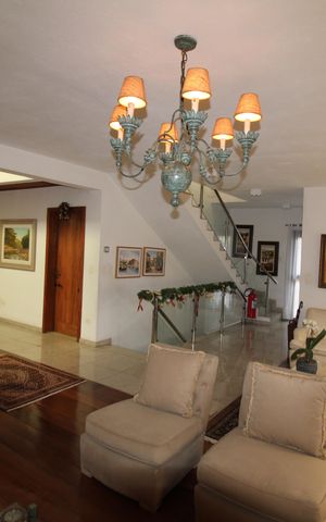 Casa à venda com 412m², 7 quartos e 5 vagasSala