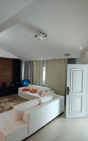 Casa para alugar com 414m², 4 quartos e 2 vagas
