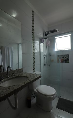 Casa à venda com 209m², 3 quartos e 4 vagasSuíte 1 Banheiro 