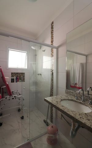 Casa à venda com 209m², 3 quartos e 4 vagasSuíte 2 Banheiro 