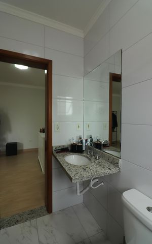 Casa à venda com 209m², 3 quartos e 4 vagasSuíte 1 Banheiro 