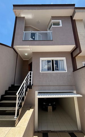 Casa à venda com 225m², 3 quartos e 4 vagas Casa à venda com 225m², 3 quartos e 4 vagasGaragem