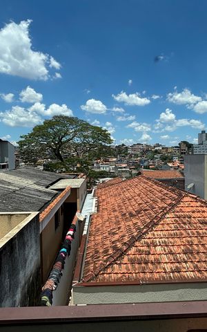 Casa à venda com 225m², 3 quartos e 4 vagas Casa à venda com 225m², 3 quartos e 4 vagasÁrea de Serviço Vista