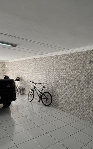 Casa à venda com 225m², 3 quartos e 4 vagas Casa à venda com 225m², 3 quartos e 4 vagasGaragem