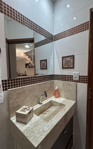 Casa à venda com 225m², 3 quartos e 4 vagas Casa à venda com 225m², 3 quartos e 4 vagasLavabo