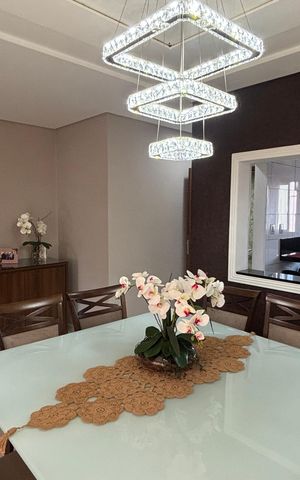 Casa à venda com 225m², 3 quartos e 4 vagas Casa à venda com 225m², 3 quartos e 4 vagasSala de Jantar