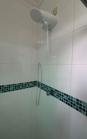 Casa à venda com 225m², 3 quartos e 4 vagas Casa à venda com 225m², 3 quartos e 4 vagasBanheiro