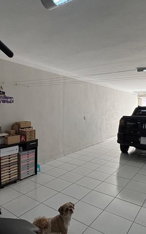 Casa à venda com 225m², 3 quartos e 4 vagas Casa à venda com 225m², 3 quartos e 4 vagasGaragem