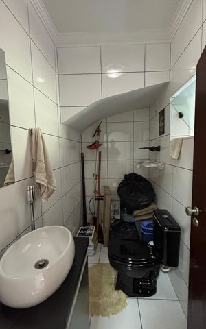 Casa à venda com 225m², 3 quartos e 4 vagas Casa à venda com 225m², 3 quartos e 4 vagasGaragem - Banheiro