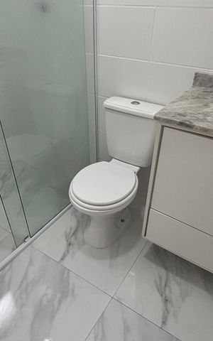 Apartamento à venda com 80m², 2 quartos e 1 vaga Apartamento à venda com 80m², 2 quartos e 1 vagaBanheiro da Suíte