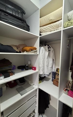 Apartamento à venda com 80m², 2 quartos e 1 vaga Apartamento à venda com 80m², 2 quartos e 1 vagaCloset da Suíte