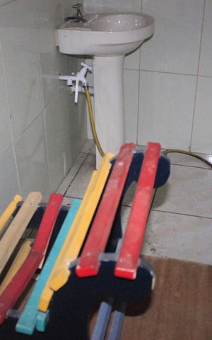 Casa à venda com 350m², 6 quartos e 2 vagasBanheiro da garagem