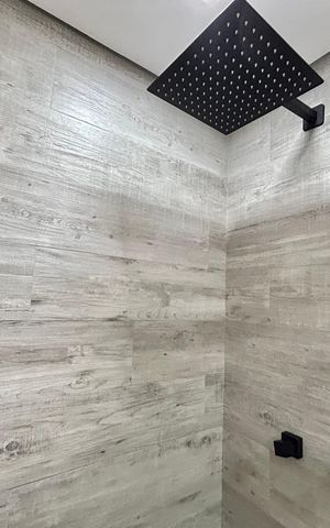 Apartamento à venda com 75m², 2 quartos e 1 vaga Apartamento à venda com 75m², 2 quartos e 1 vagaBanheiro da Suíte