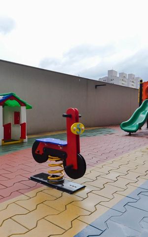 Apartamento à venda com 75m², 2 quartos e 1 vaga Apartamento à venda com 75m², 2 quartos e 1 vagaÁrea comum - Playground