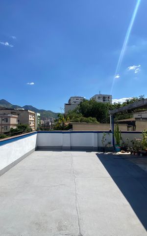 Casa à venda com 292m², 2 quartos e 5 vagas
