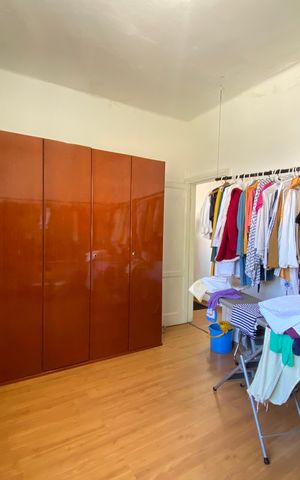 Casa à venda com 292m², 2 quartos e 5 vagas