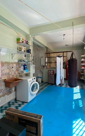 Casa à venda com 292m², 2 quartos e 5 vagas