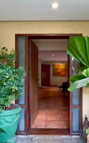 Casa à venda com 397m², 4 quartos e 4 vagasEntrada