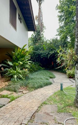 Casa à venda com 397m², 4 quartos e 4 vagasQuintal